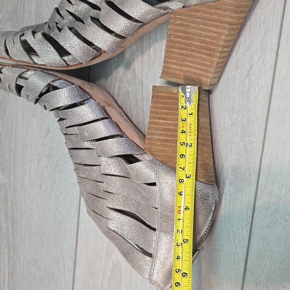 Donald J. Pliner Women Metallic Leather Zip Back Heeled Boots Shoes Sz 7.5M - Picture 8 of 11